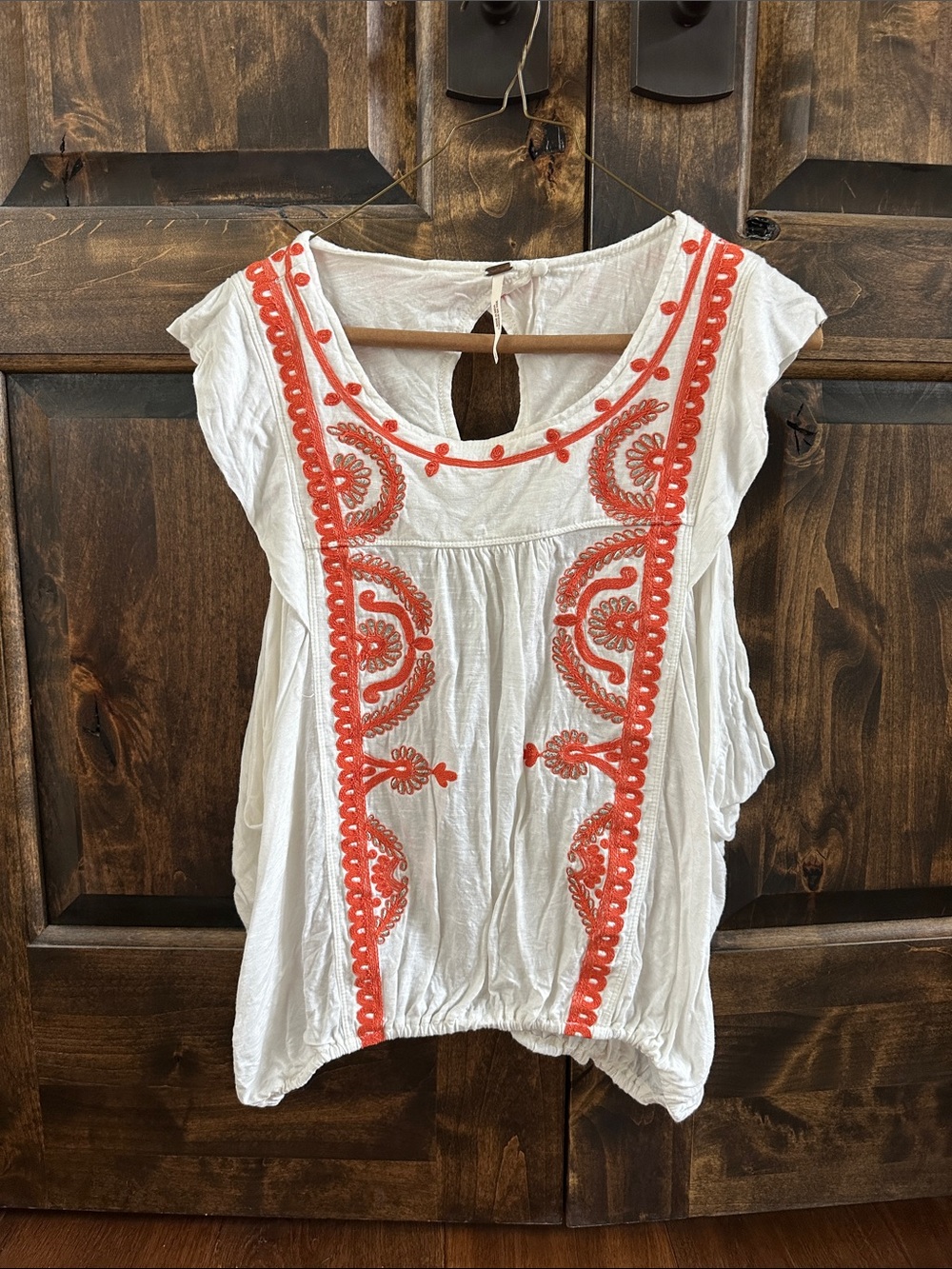 🍓🍓Free People White Flutter Sleeve Top with Orange Embroidery